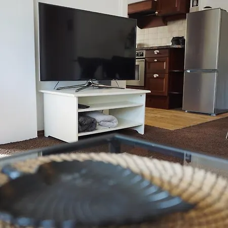 Апартаменти Xl - Free Parking - 6 People - 4 - Wifi - Kitchen Бремен