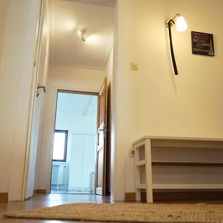 Xl - Free Parking - 6 People - 4 - Wifi - Kitchen Apartment